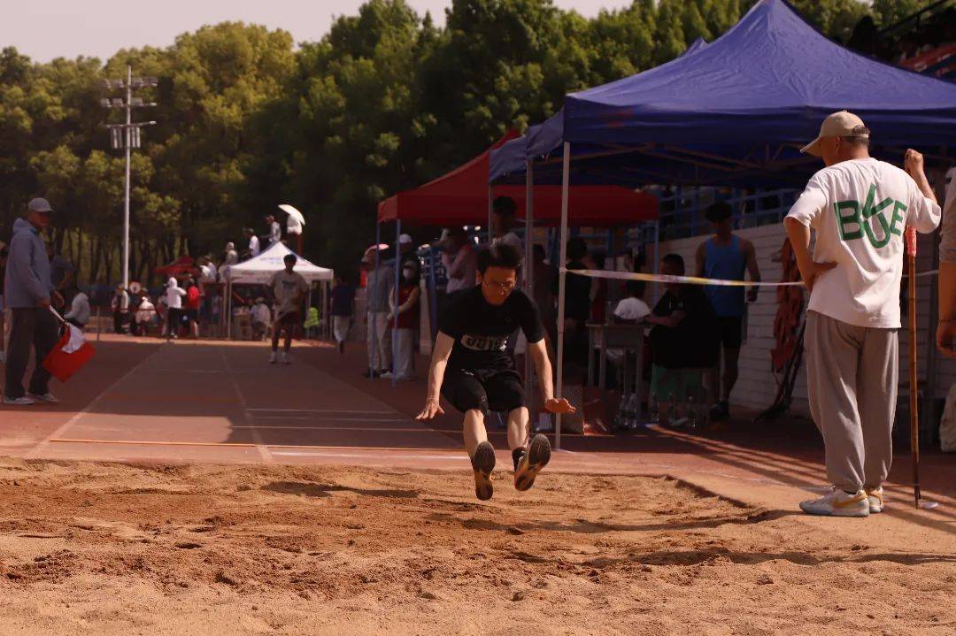 包含比赛精彩回顾:瞬间瞬间点燃全场热情!的词条 包含比赛精彩回顾:瞬间瞬间点燃全场热情!的词条